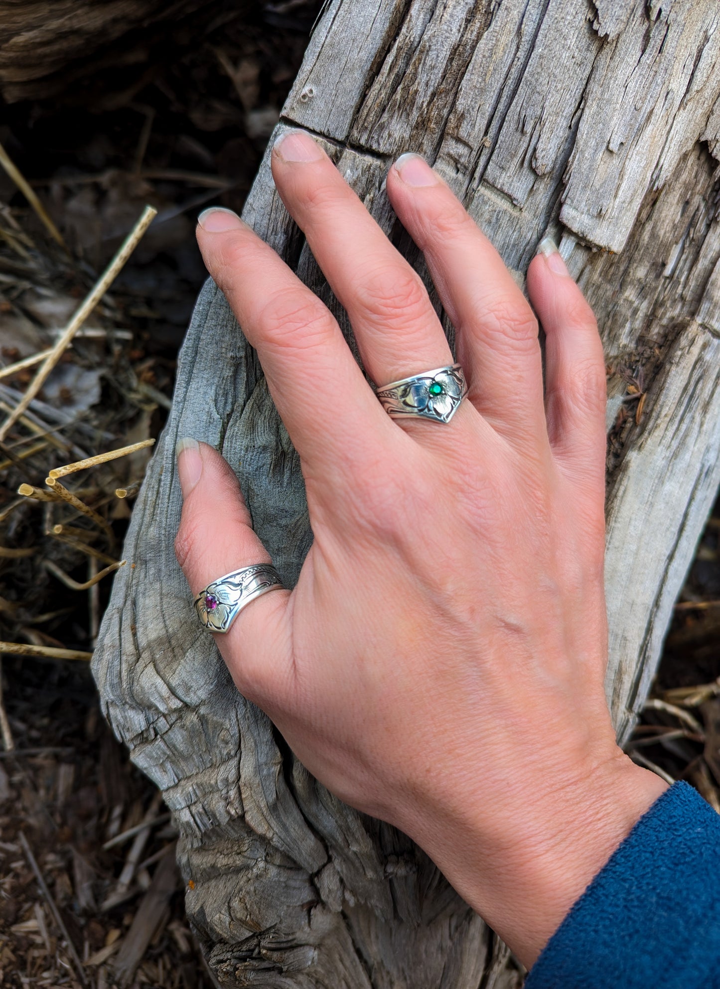 Sterling silver engraved ring with 3mm Rhodolite garnet. Size 8 1/2