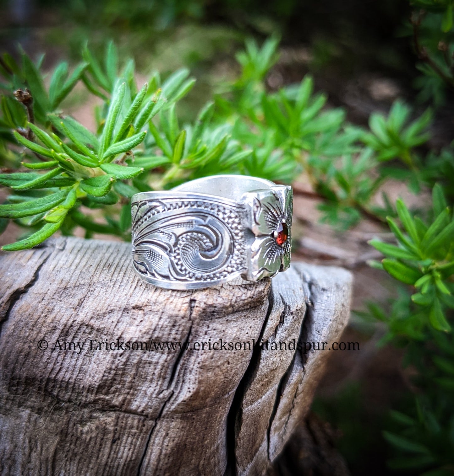 Adjustable western engraved flower ring