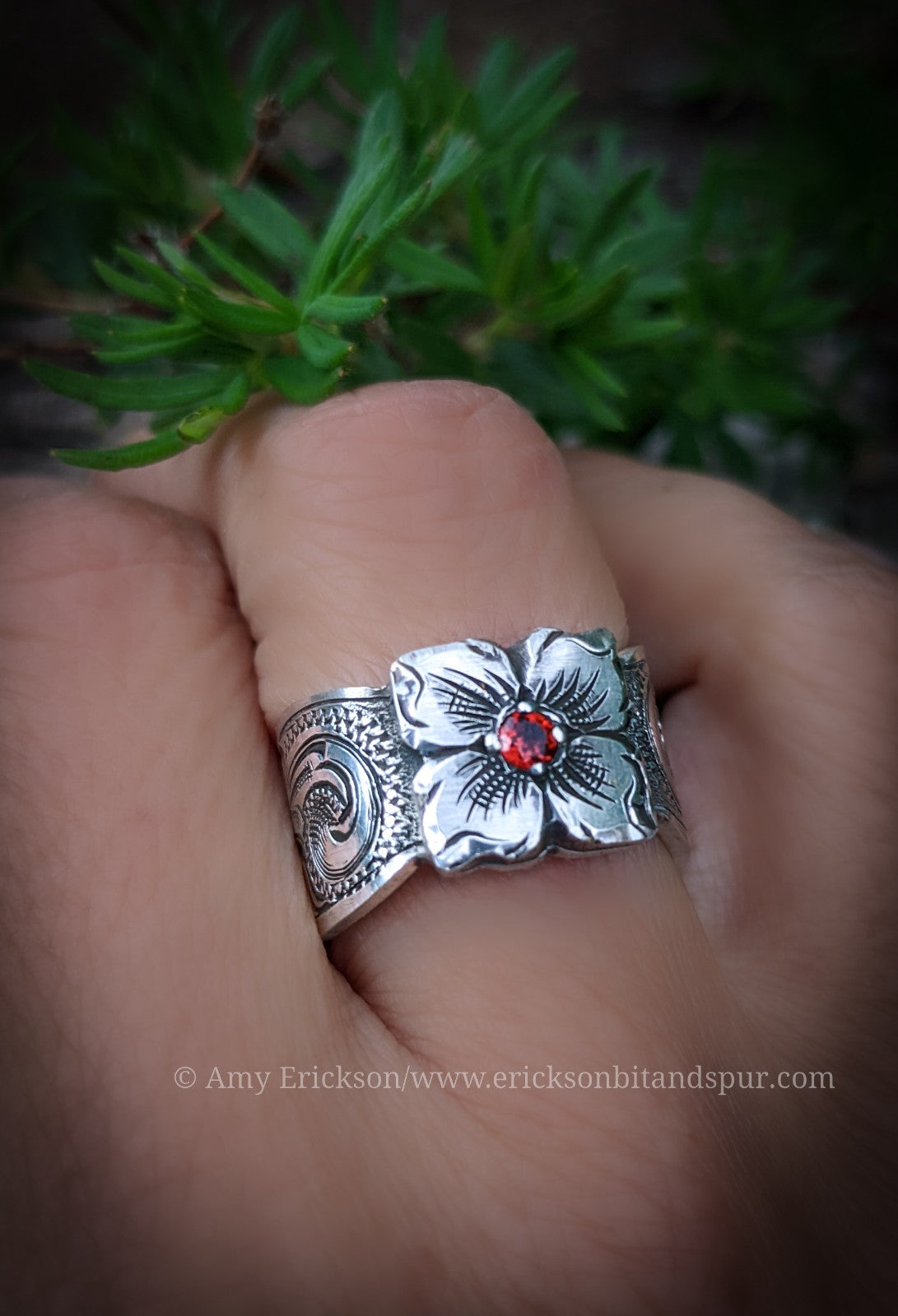 Adjustable western engraved flower ring