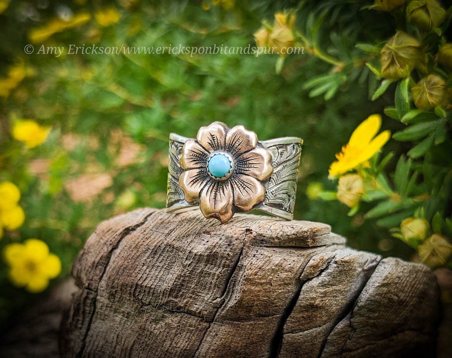 Beautiful engraved ring with Kingman turquoise.