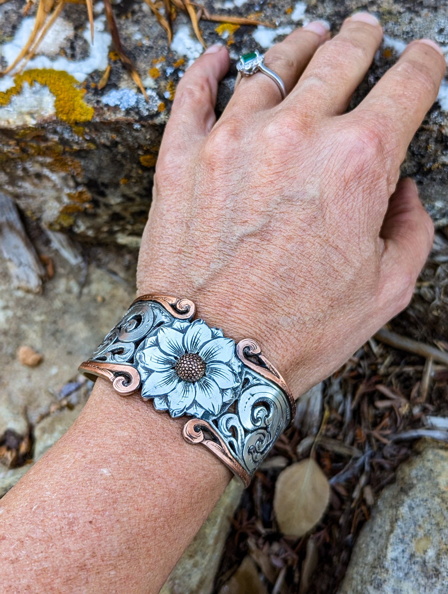 Western Style filigree Daisy Bracelet