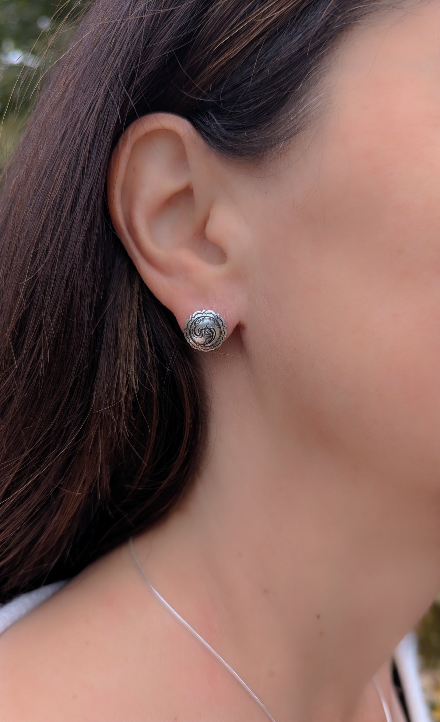 1/2 " scallop and point silver concho post earrings