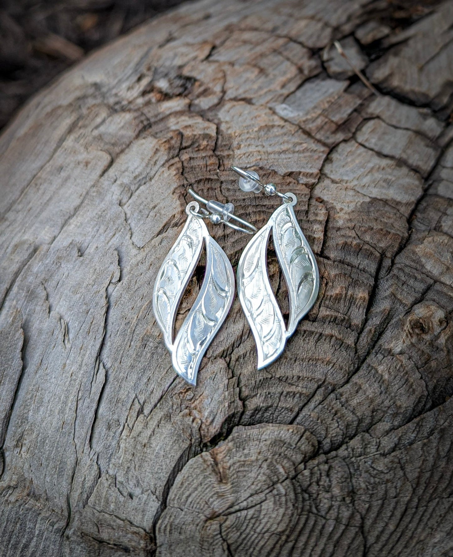 Sterling silver engraved double ribbon earrings