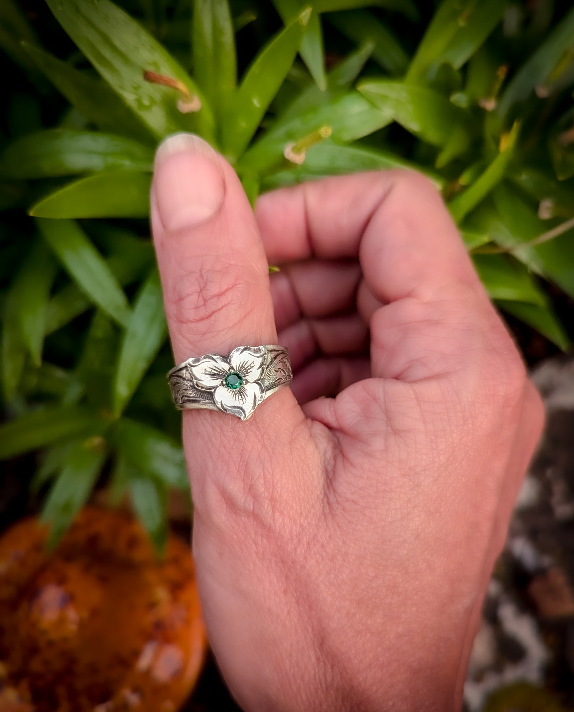 Western Style Engraved Emerald Ring