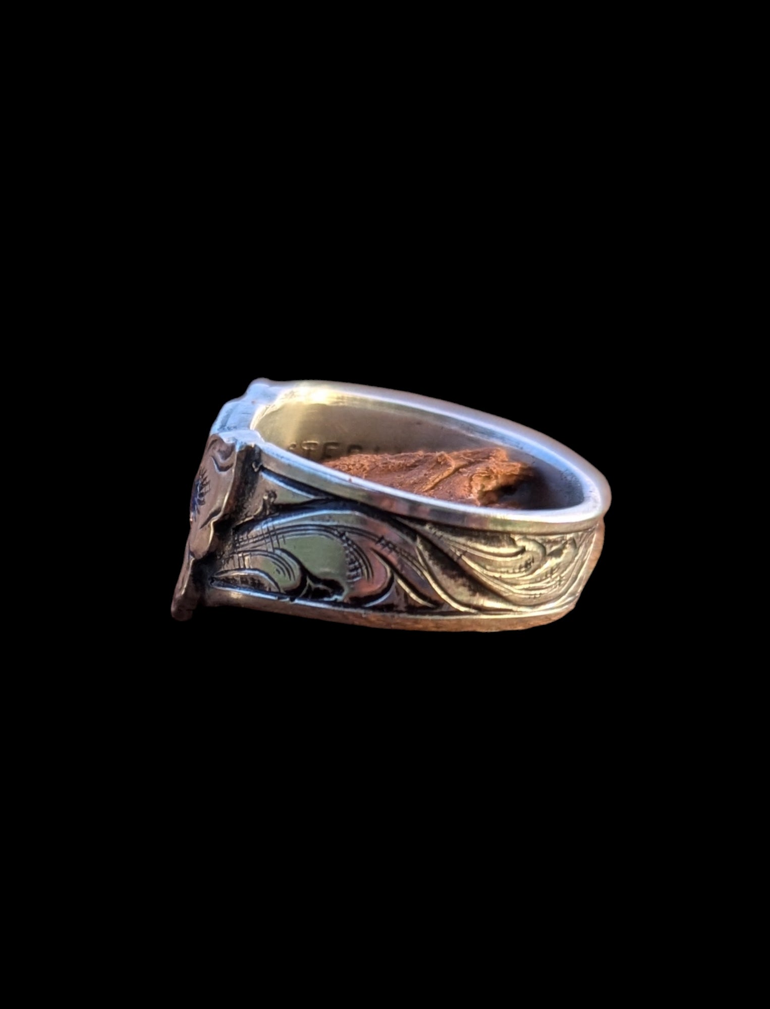 Western Style Engraved Emerald Ring