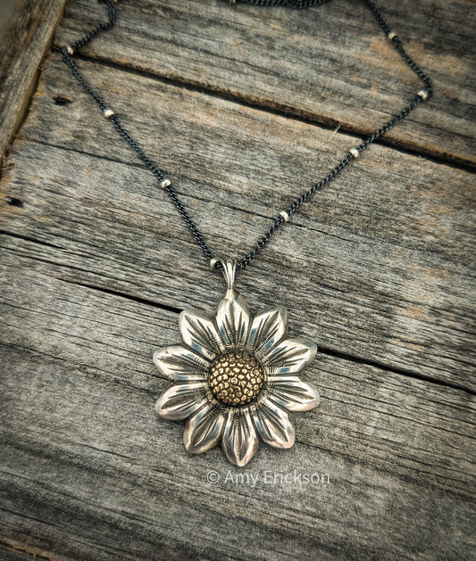 Daisy necklace